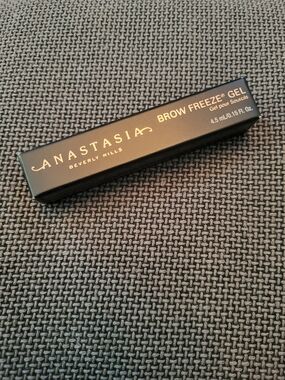 Anastasia Beverly Hills Brow Freeze Gel
